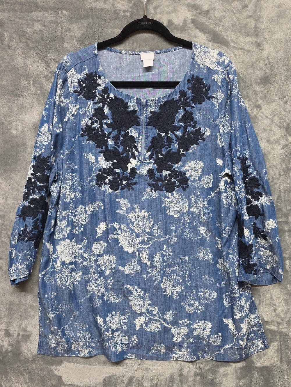 Chico's Light Blue Denim-Look Top with Subtle White Fleck